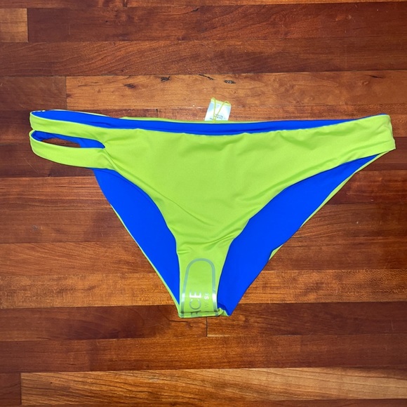 L*Space Breakers Reversible Cutout Bikini Bottoms Royal Blue/Lime Green XL NWOT - Picture 6 of 6